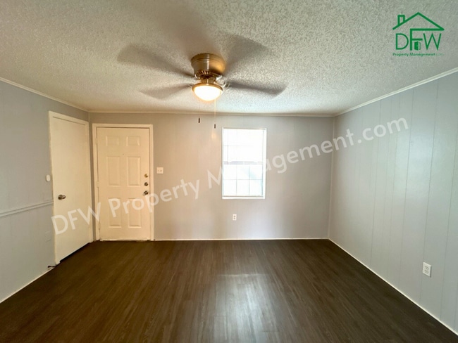 Building Photo - 1603 Voirin Rd