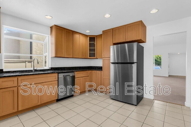 Building Photo - 120 Valdivia Cir