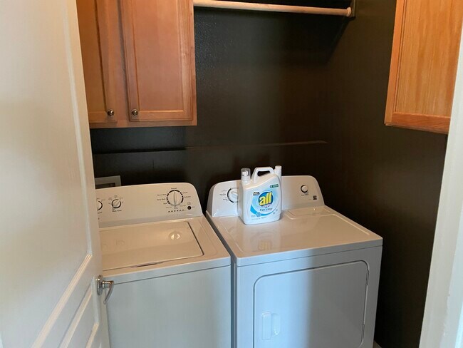 Building Photo - 2263 N Eagle Creek Ln