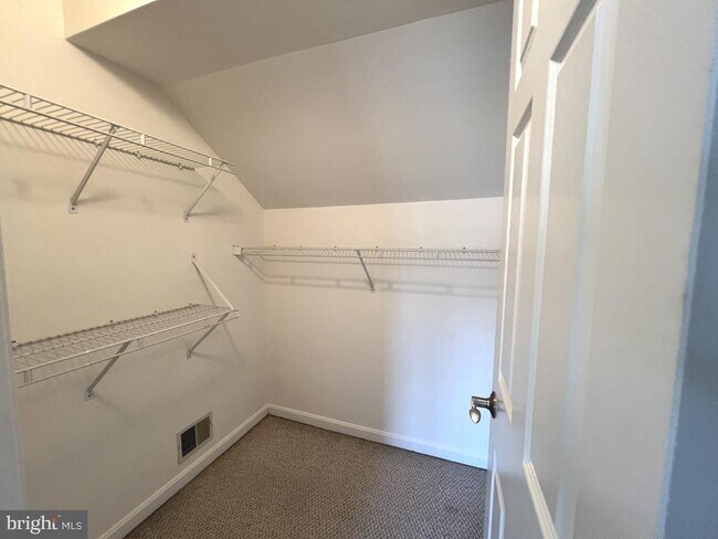 Building Photo - 8519 Wheatfield Way