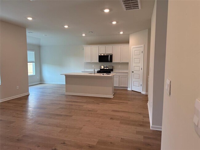 Building Photo - 2825 Campfire Dr