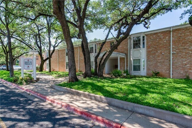Building Photo - 1240 Barton Hills Dr