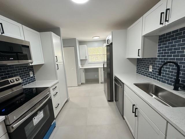 Building Photo - 2700 Coral Springs Dr