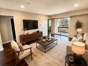Building Photo - Second-Floor 2-Bedroom Apartment with Balcony