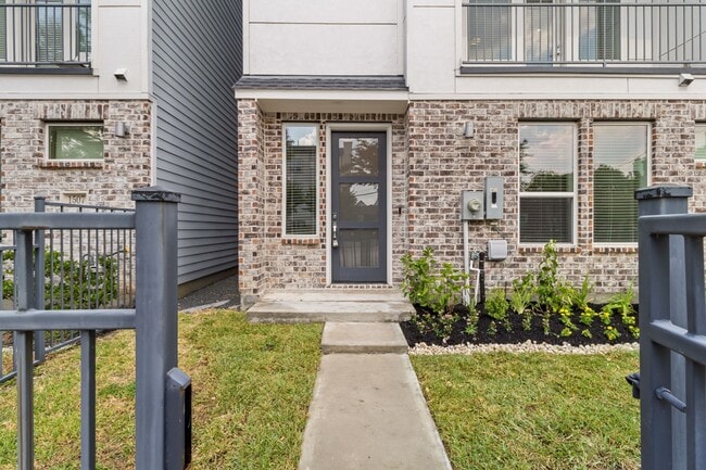 Building Photo - 1509 Elgin St