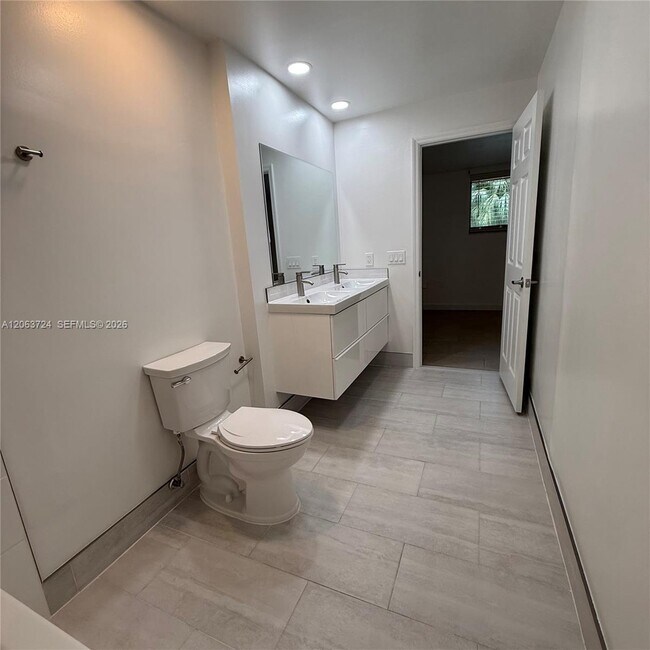 Building Photo - 10672 SW 79th Terrace