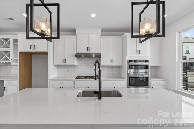 Building Photo - 504 Annie Lowery Wy