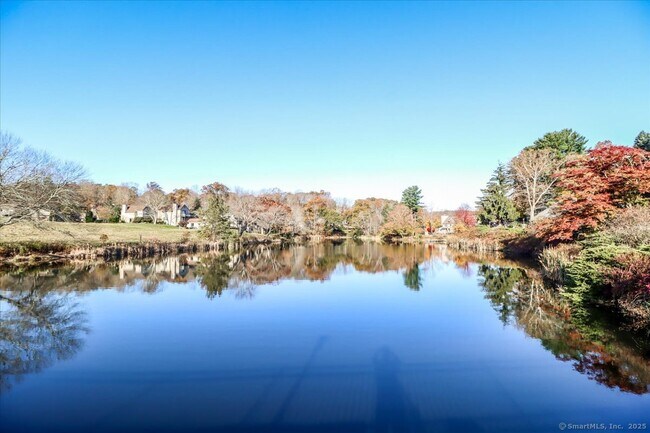 Building Photo - 929 Heritage Vlg