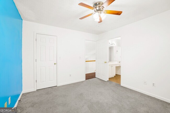 Building Photo - 690 Burnham Ridge