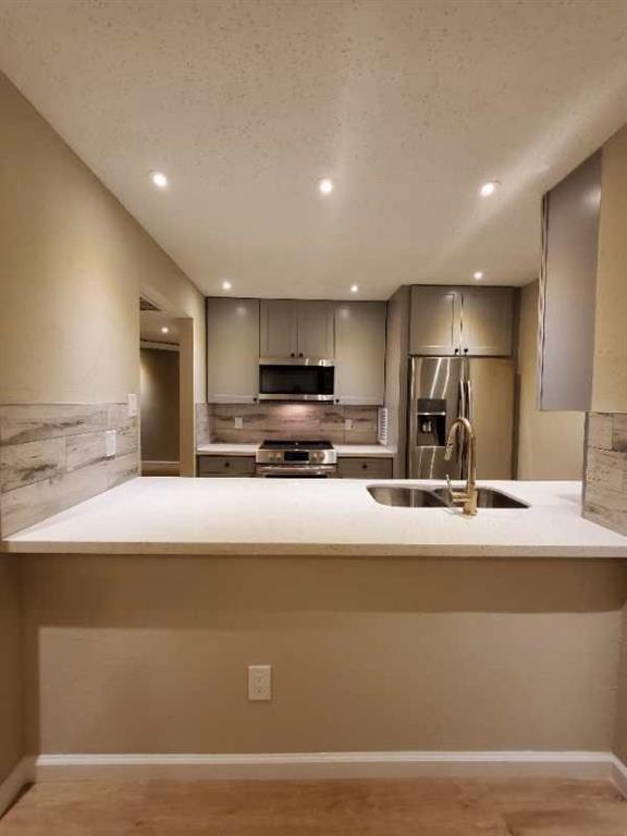 Building Photo - 2830 S Bartell Dr