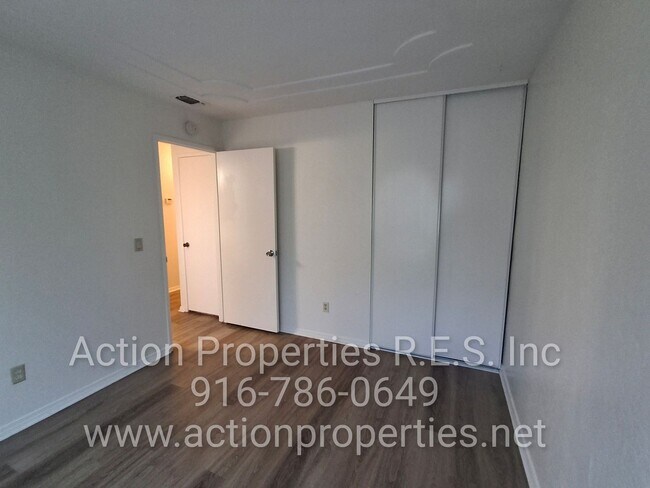 Building Photo - Antelope R.V. Parking, Single Story: Large Yard: RV Parking: 3 Bed, 2 Bath - Foothill Farms/Antelope