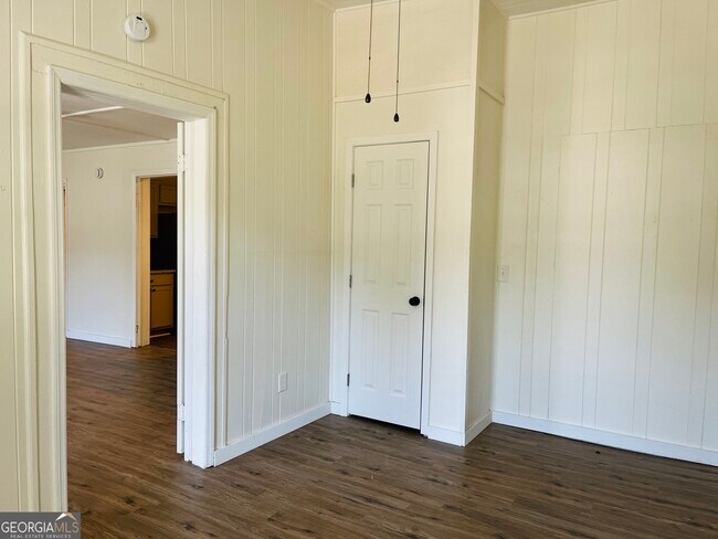 Building Photo - 1405 Austin St