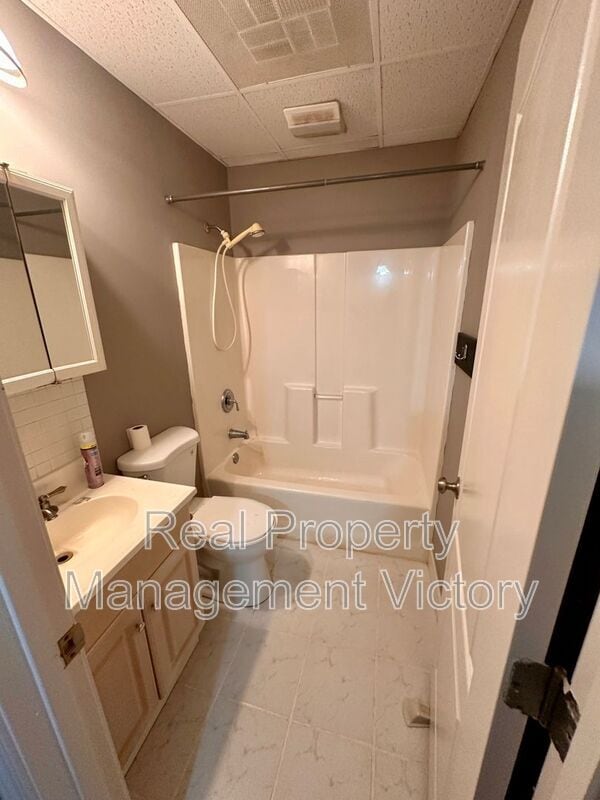 Building Photo - 219 Grandview Pkwy