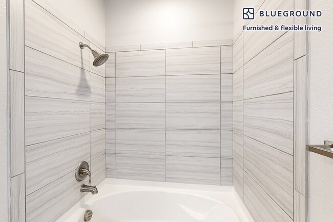 Building Photo - 1000 Lupine-SI FL3-ID12728A
