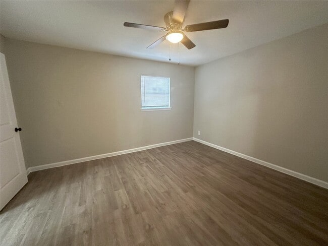 Building Photo - 515 Margil St