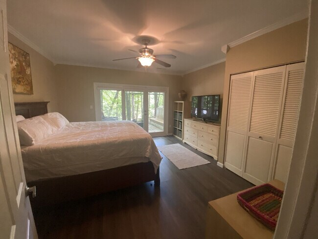 Building Photo - 1 Hunters Ridge Dr