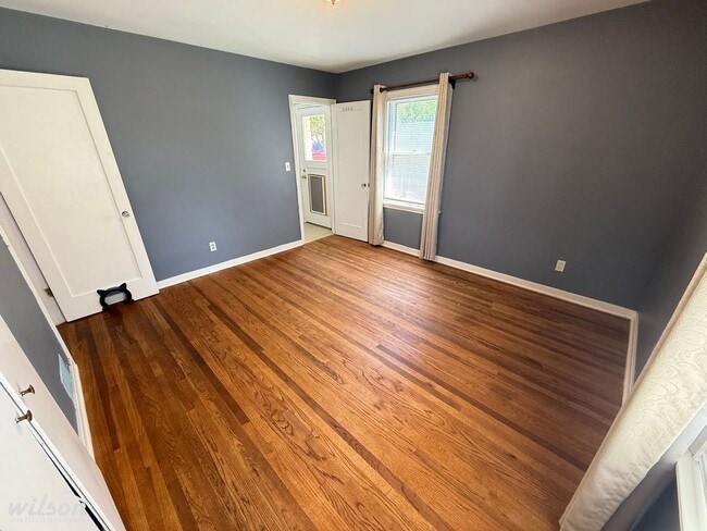 Building Photo - West Yakima 3-Bedroom Home with Spacious Living Areas