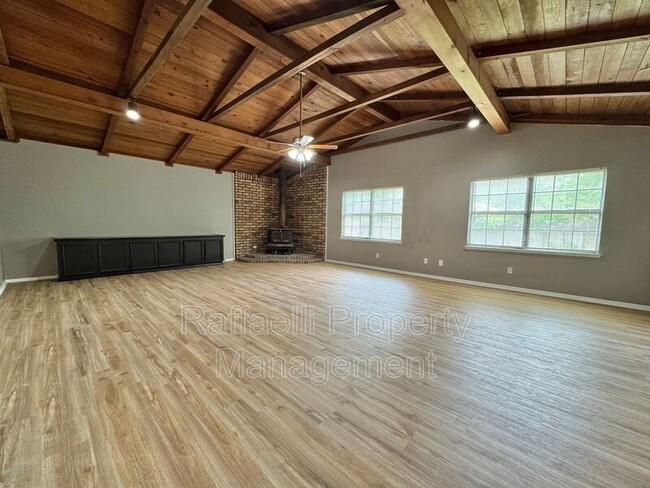 Building Photo - 3 Sidney Dr