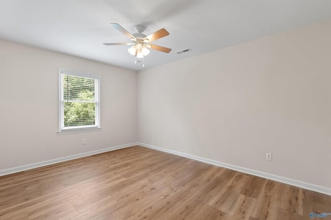 Building Photo - 285 Ruby Dr