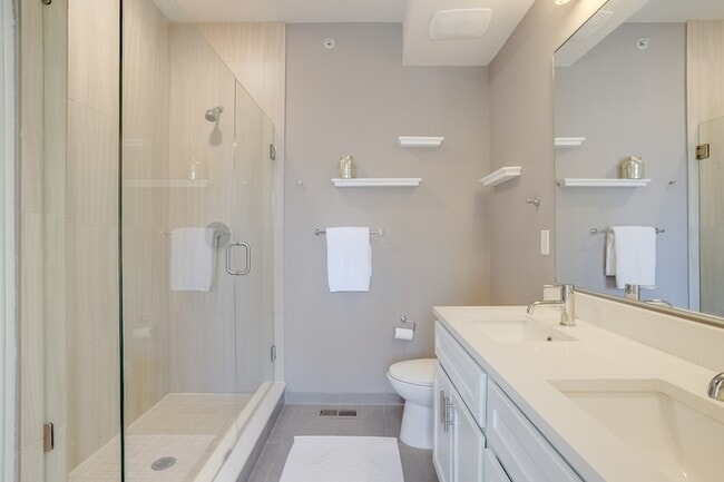 Building Photo - 2426 Welton St