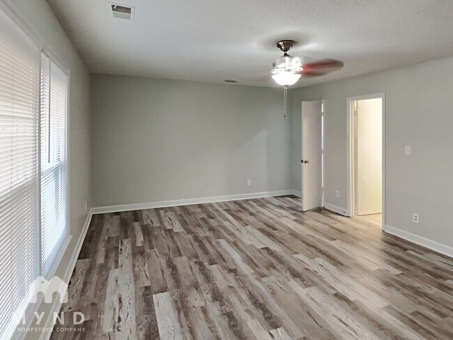 Building Photo - 7907 Red Lantern Rd