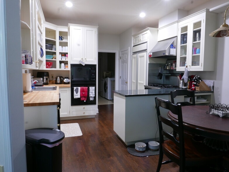 Kitchen - 8 Meadowbrook Club Way