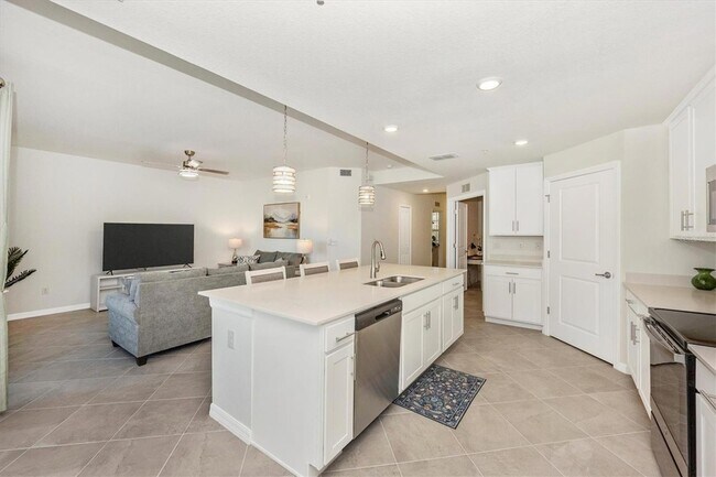 Building Photo - 12550 Galapagos Ct