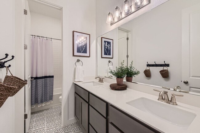 Building Photo - Available Now: Gorgeous 4 Bed/3.5 Bath wit...