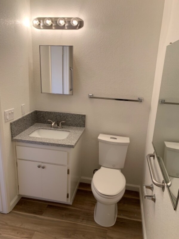 Building Photo - 6908 Elm St