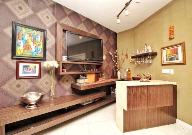 Building Photo - 2404 S 43rd St