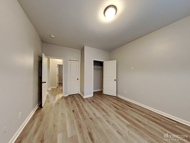 Building Photo - 49 Amherst Dr