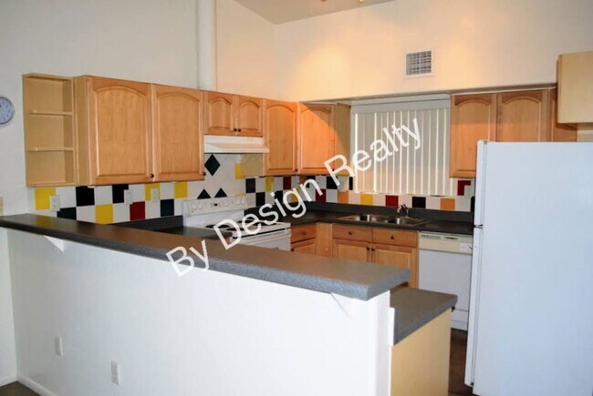 Building Photo - Mountain Ave 3 Bed 2 Bath Home - Contemporary Block Construction