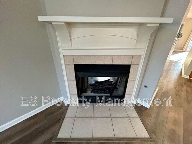 Building Photo - 6606 Reserve Dr