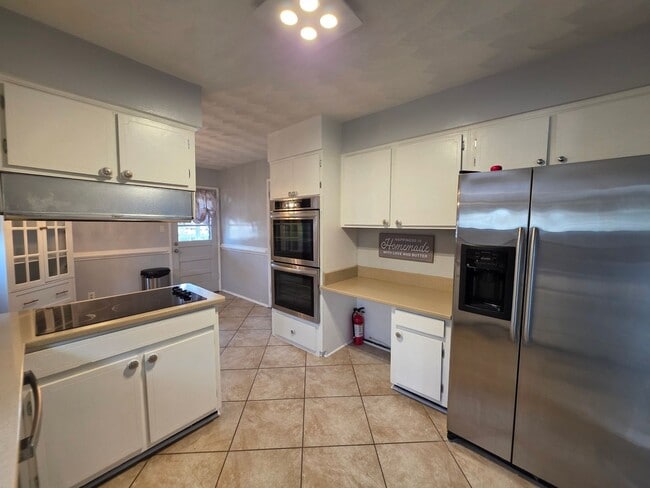 Building Photo - Carolanne Farms