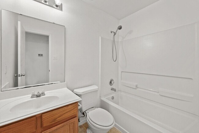 Building Photo - 29627 Evergreen Hills Dr