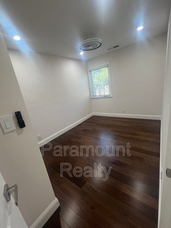 Building Photo - 500 Woodstock Way