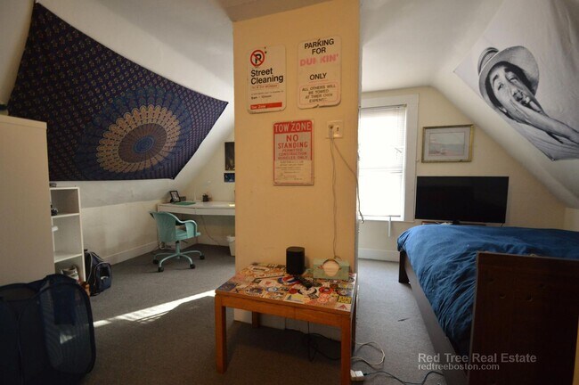 Building Photo - 19 Pratt St