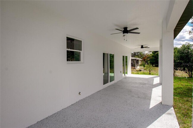 Building Photo - 769 Memorial Dr