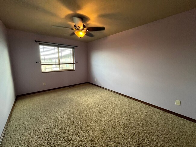 Building Photo - Beautiful single-family home in Berthoud!