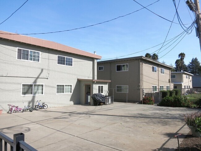 Building Photo - 1588 Blossom Hill Rd