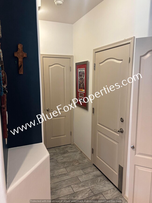 Building Photo - 12785 N Seacliff Pl