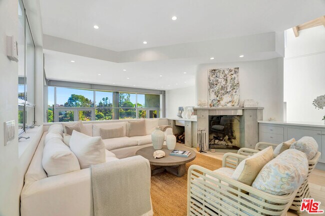 Building Photo - 28775 Sea Ranch Way