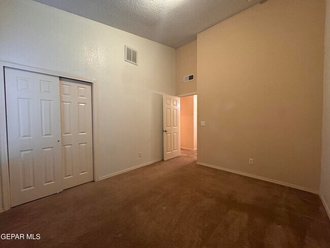 Building Photo - 6700 Hermoso Del Sol Dr