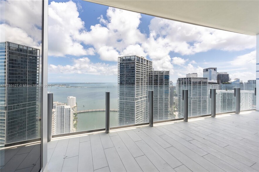 Building Photo - 300 Biscayne Boulevard Way