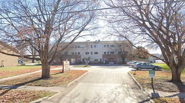 Primary Photo - 904 E Milwaukee Ave