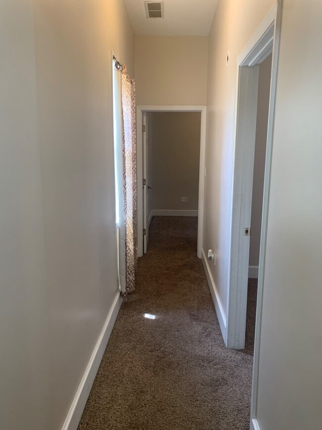 Building Photo - 606 California St