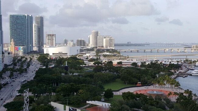 Building Photo - 335 S Biscayne Blvd
