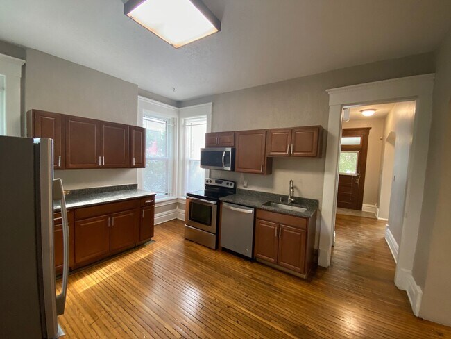 Building Photo - Beautiful Six Bedroom House Just Outside The Hustle and Bustle of OSU Campus!