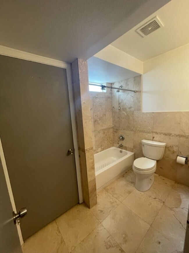 Building Photo - Charming 3 Bedroom Home | Oversized Backyard on Corner Lot