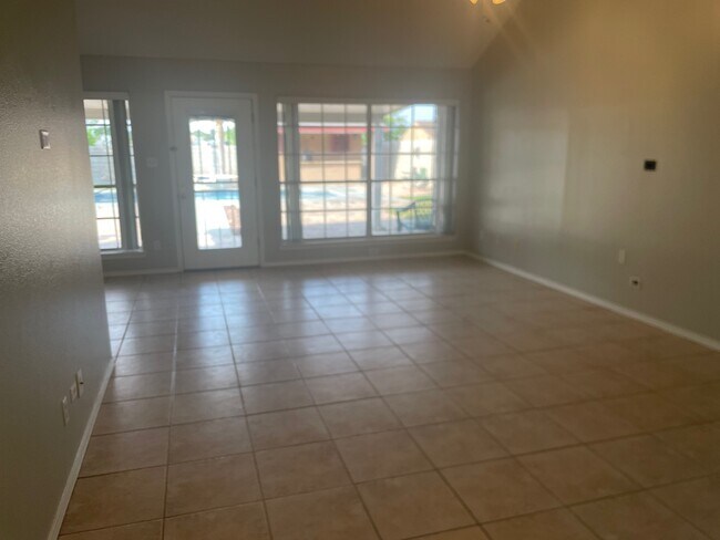 Living Room - 3917 Orchid Ave